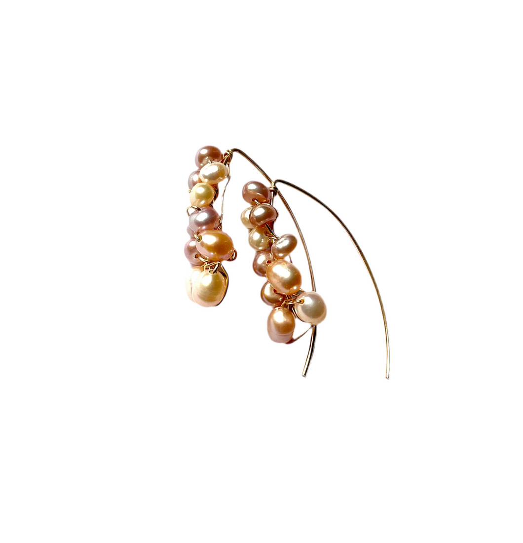 DELICATE COCOON EARRINGS - BLUSH CHAMPAGNE PINK PEARL