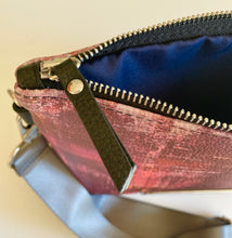 POMEGRANATE GOLD CROSSBODY HANDBAG