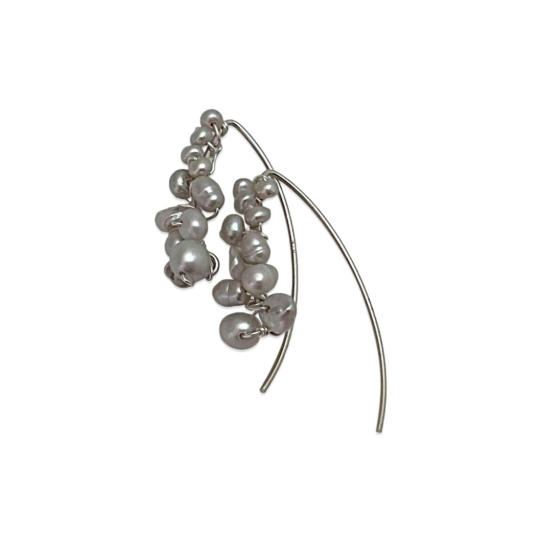 DELICATE COCOON EARRINGS - GREY PEARL