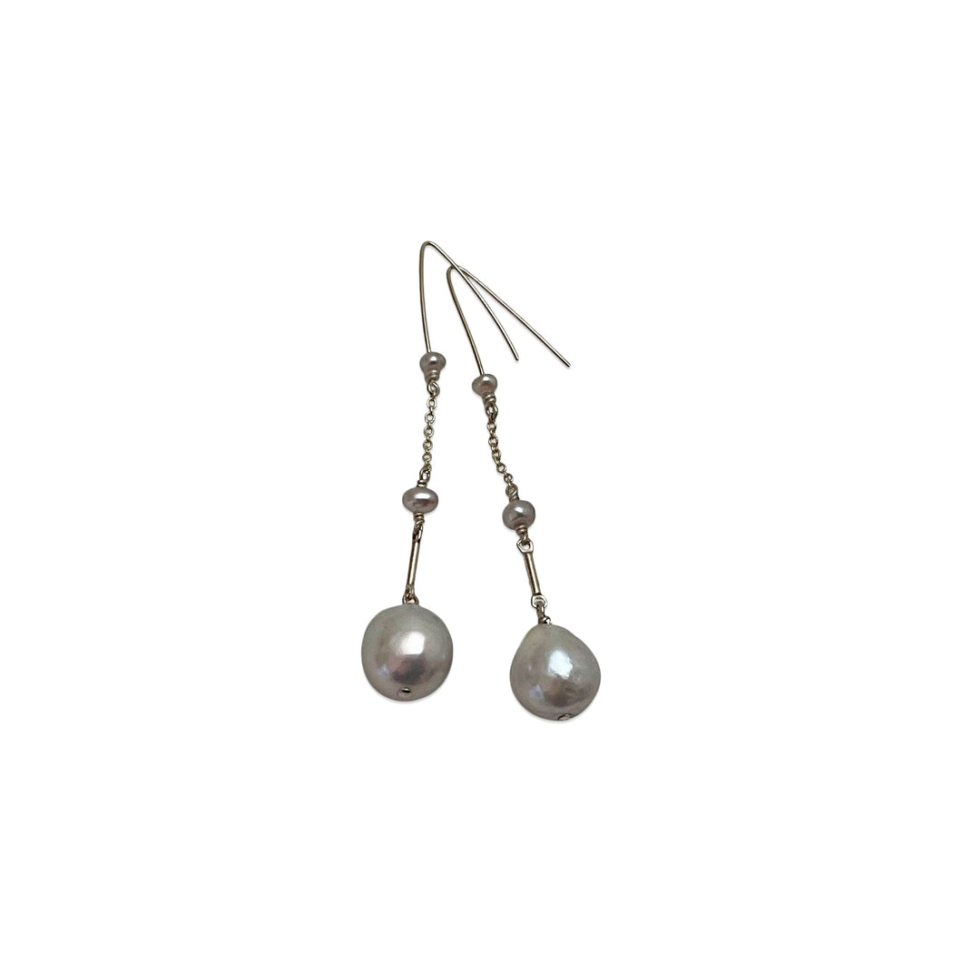 TIER EARRINGS - GREY PEARL