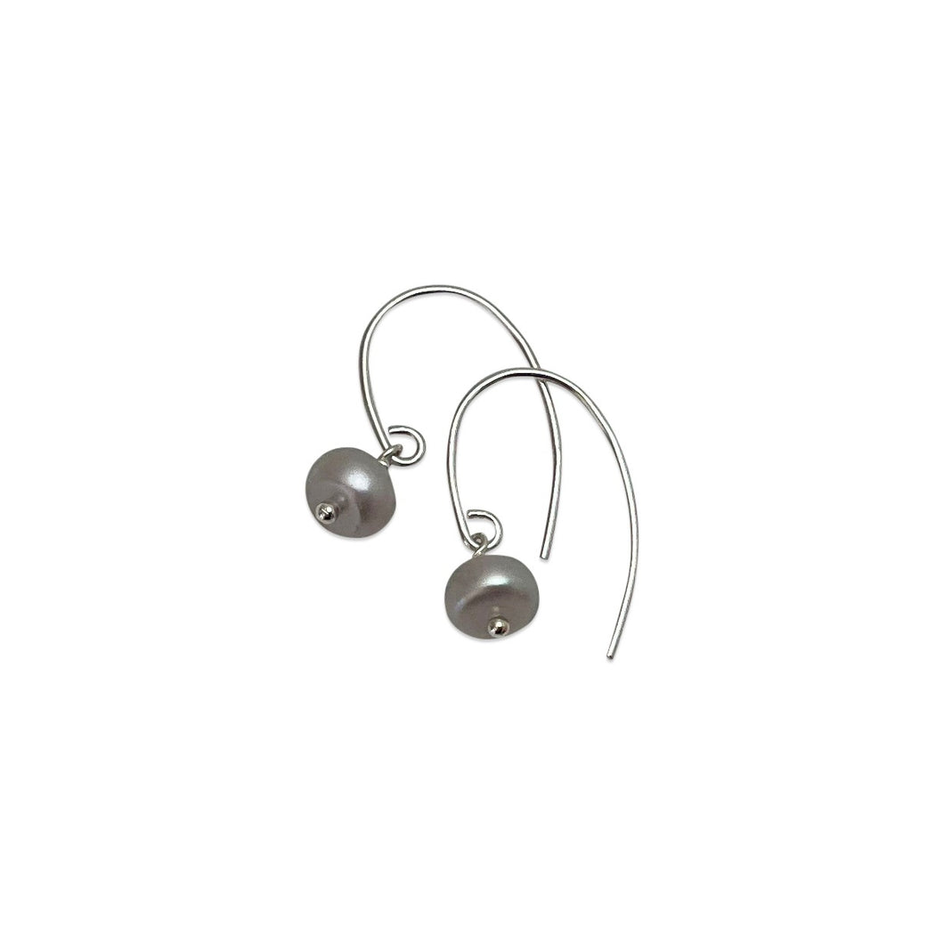 GREY TINY PEARL EARRINGS