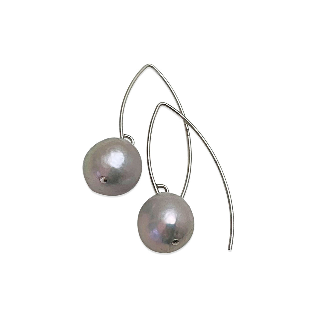 GREY BAROQUE PEARL EARRINGS