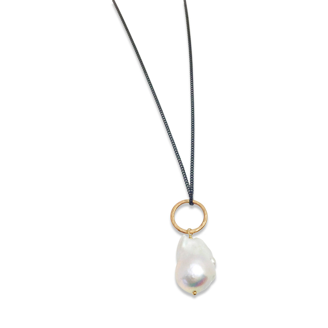 IVORY BAROQUE PEARL PENDANT NECKLACE