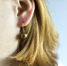 GREEN PEARL SIMPLE EARRINGS